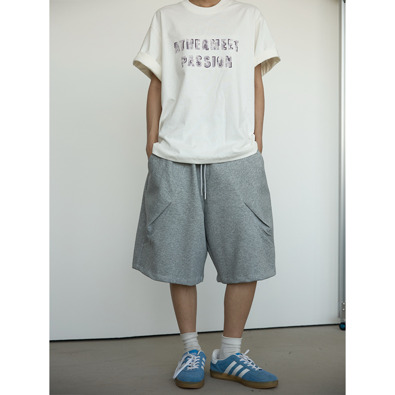 Unisex Loose-Fitting Deconstructed Pleated Shorts with Large Pockets - 2025 Fashion Trend, Five-Point Length