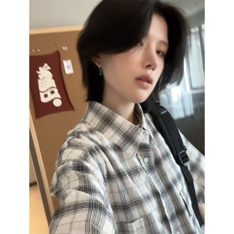 Unisex Relaxed Fit Plaid Short Sleeve Shirt - Casual Long Sleeve Half Sleeve Top for Effortless Style
