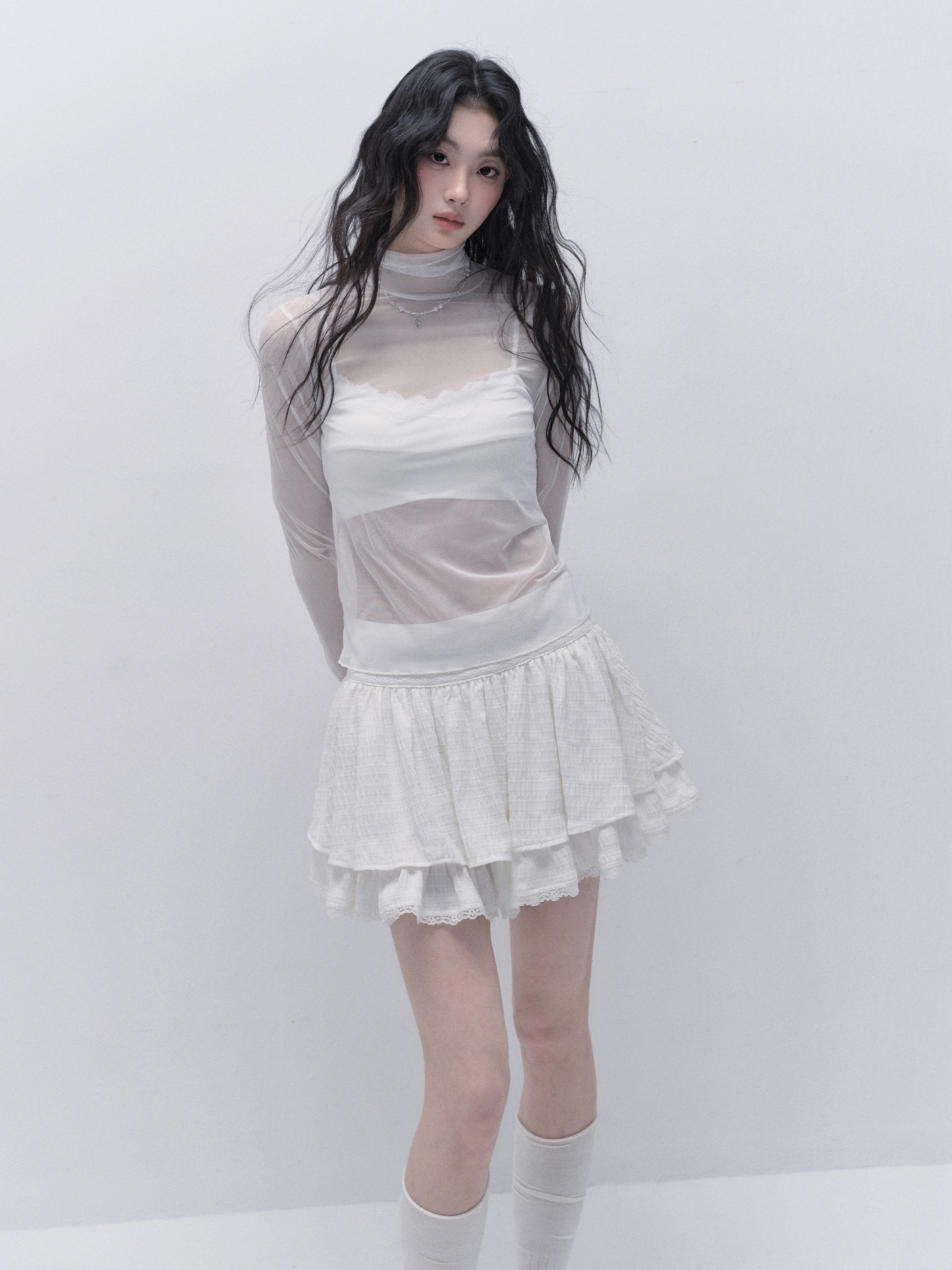 V-neck Lace Layered Camisole with Built-in Chest Pad - Heartbeat Frequency Pure Desire Style Inner Wear for Effortless Chic Look