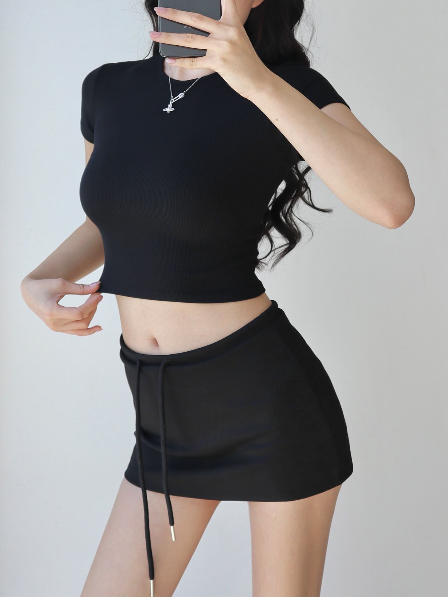 Versatile Basic Round Neck Short Sleeve T-Shirt for Women - Summer Slim Fit Solid Color Top - Fashion Essentials for Every Wardrobe