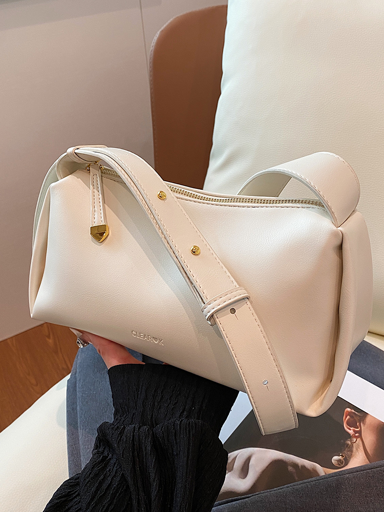 Versatile Korean Minimalist High-End Shoulder Bag for Women - 2025 Spring/Summer Crossbody Commuting Collection