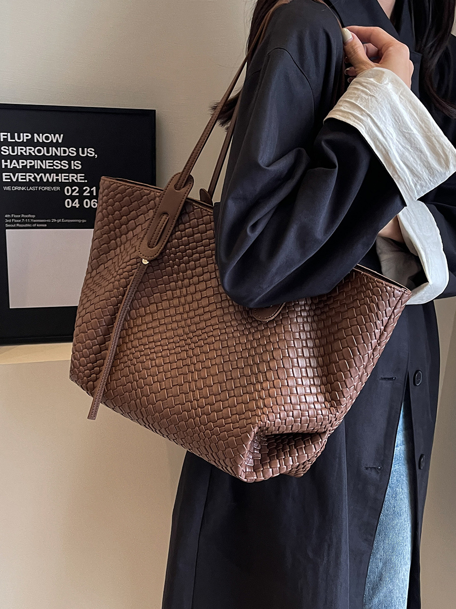 Versatile Large-Capacity Shoulder Tote Bag for Women - High-End Autumn/Winter 2025 Commuting Bag for Work and Leisure