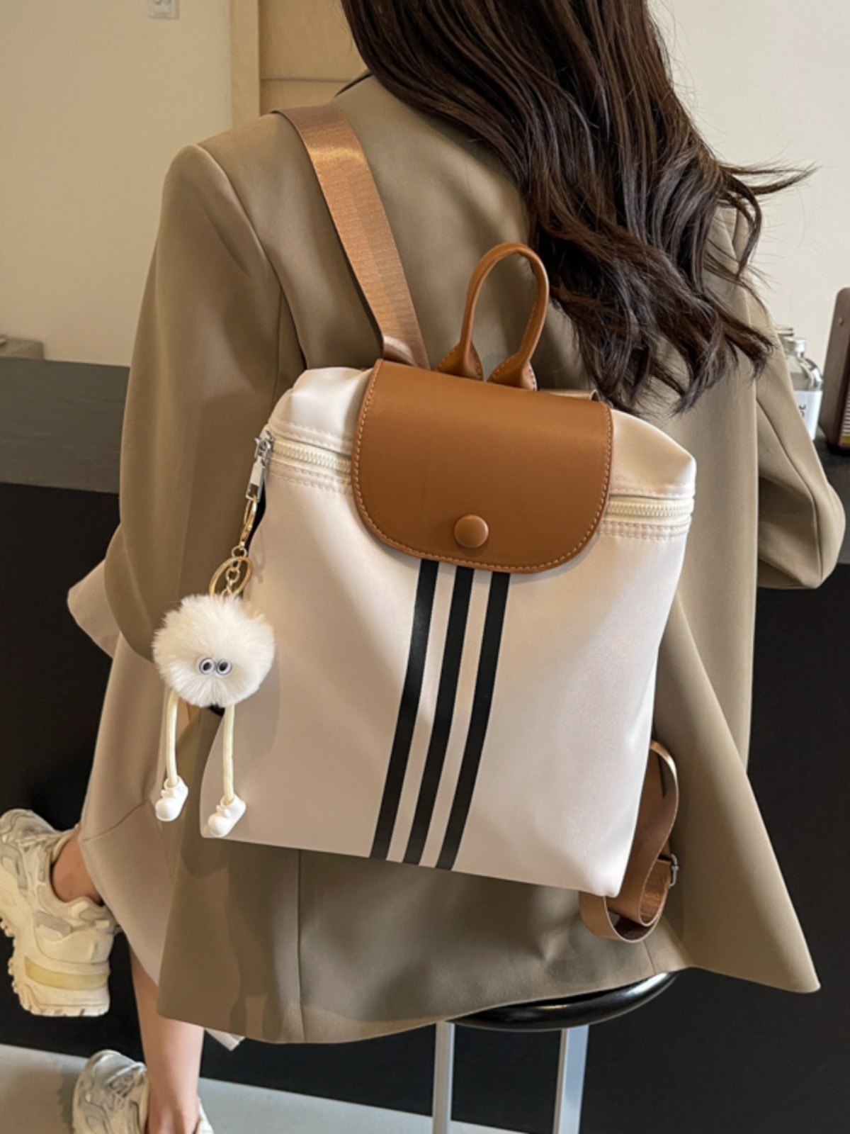Versatile Large Capacity Women's Commuting Backpack - 2025 Travel & School Bag for Students, Stylish and Functional Design