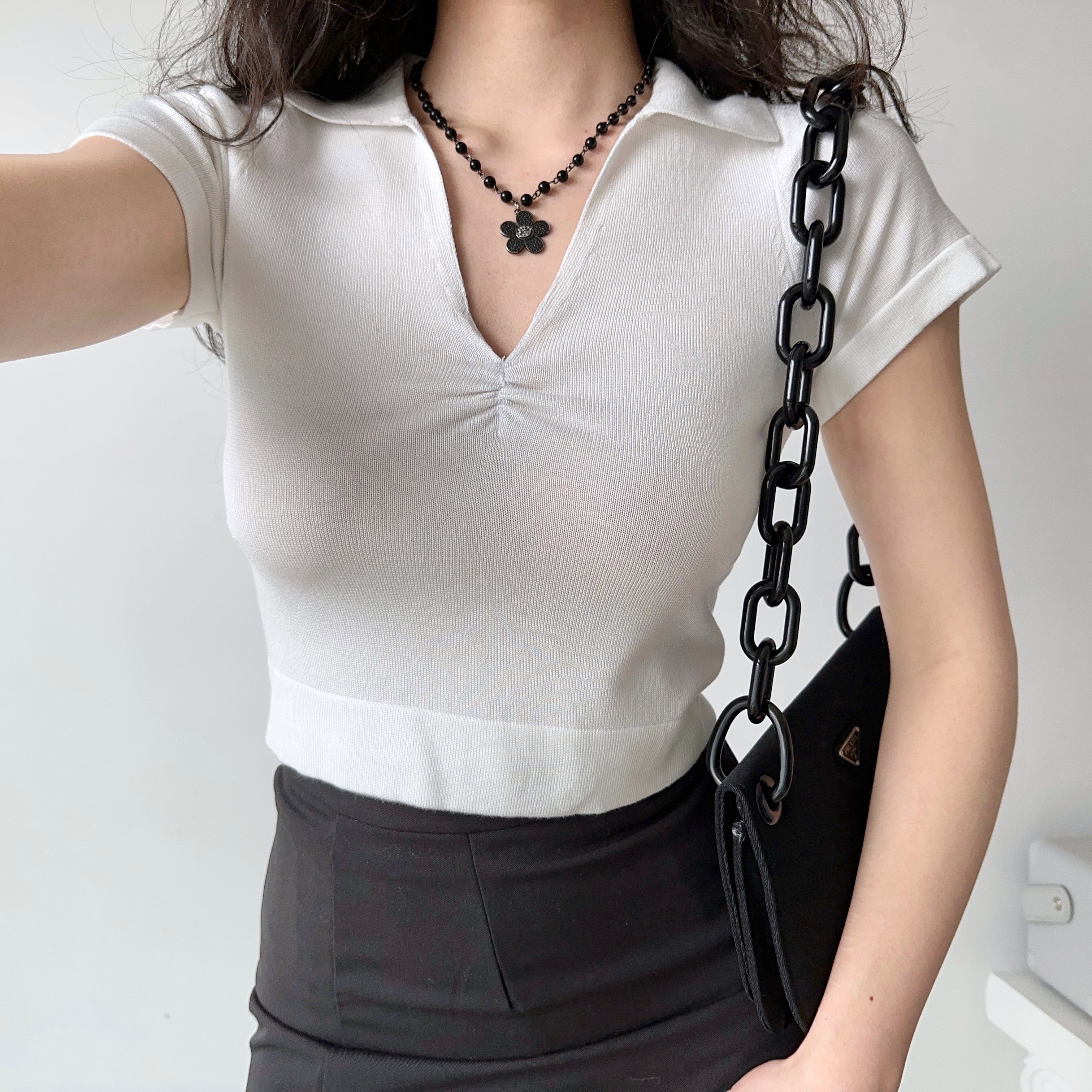 Versatile V-Neck Short Sleeve Knitted T-Shirt for Women - Simple Slim Fit Top in European and American Style, Perfect for Everyday Wear