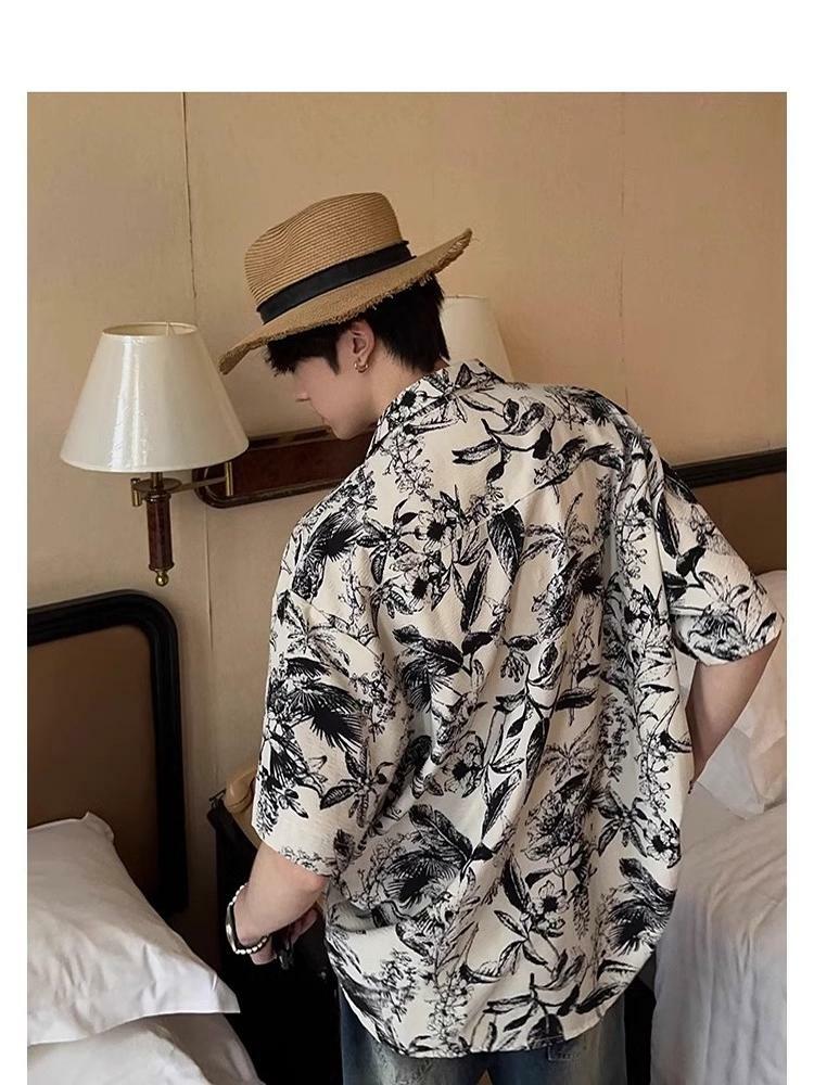 Vintage Floral Short-Sleeve Shirt for Men and Women, Loose Fit Chinese-Style Design with Retro Hong Kong Vibe, Perfect for Summer