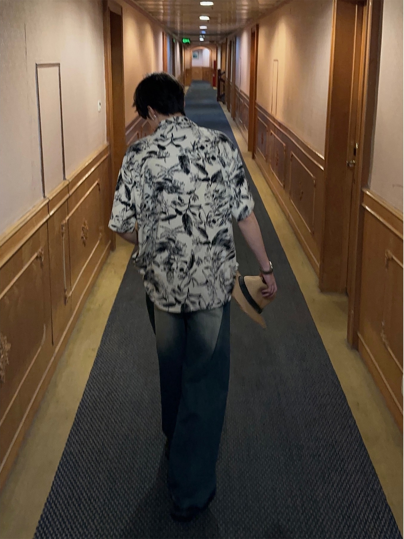 Vintage Floral Short-Sleeve Shirt for Men and Women, Loose Fit Chinese-Style Design with Retro Hong Kong Vibe, Perfect for Summer