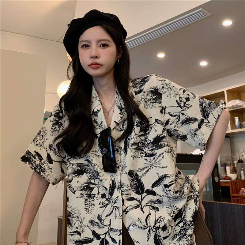 Vintage Floral Short Sleeve Shirt for Women - 2025 Summer Hawaiian Beach Top - Versatile Loose Fit Hong Kong Style
