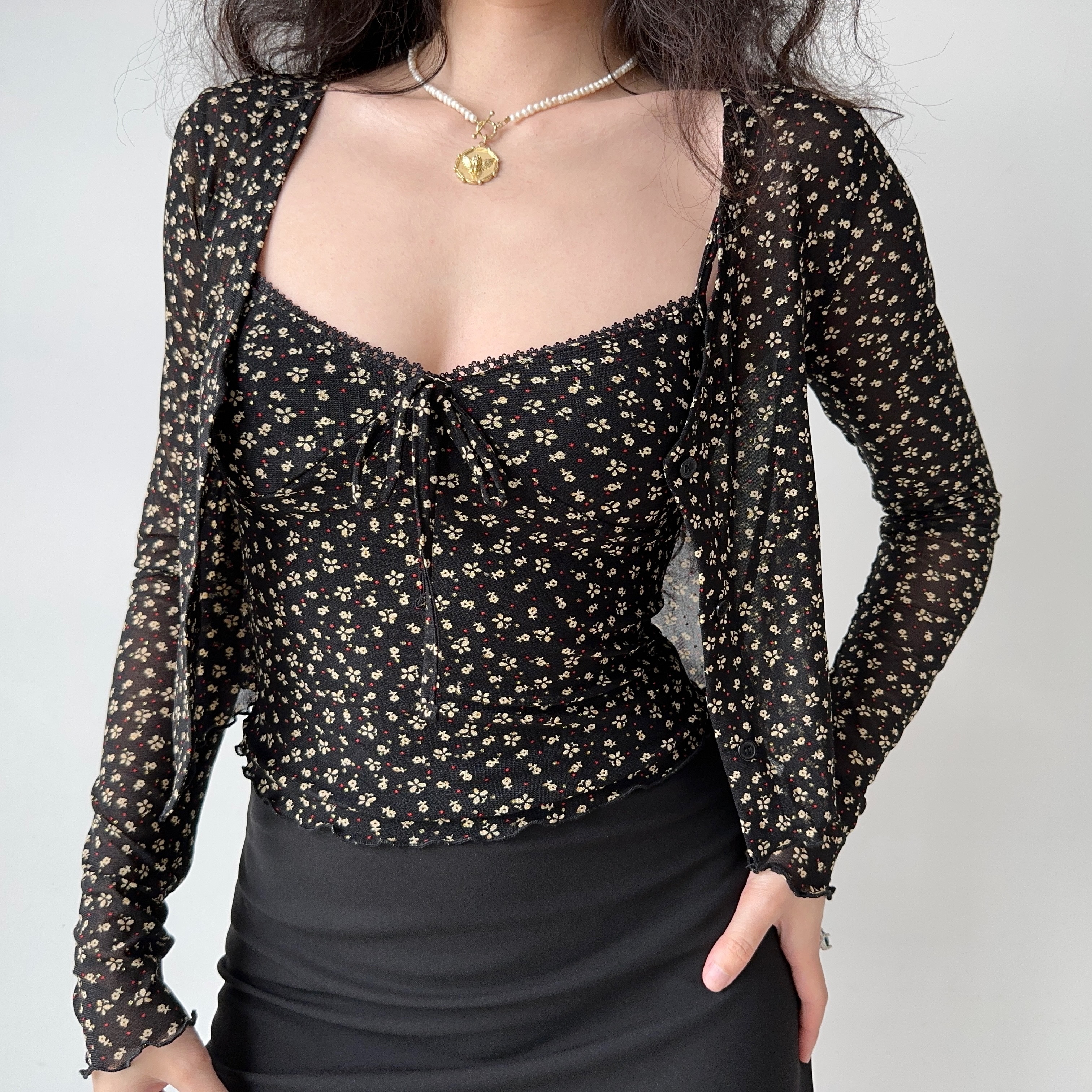 Vintage Floral V-Neck Camisole & Short Sleeve Cardigan Set - Women's Slim Fit, French Style, Perfect for Y2K & Retro Looks
