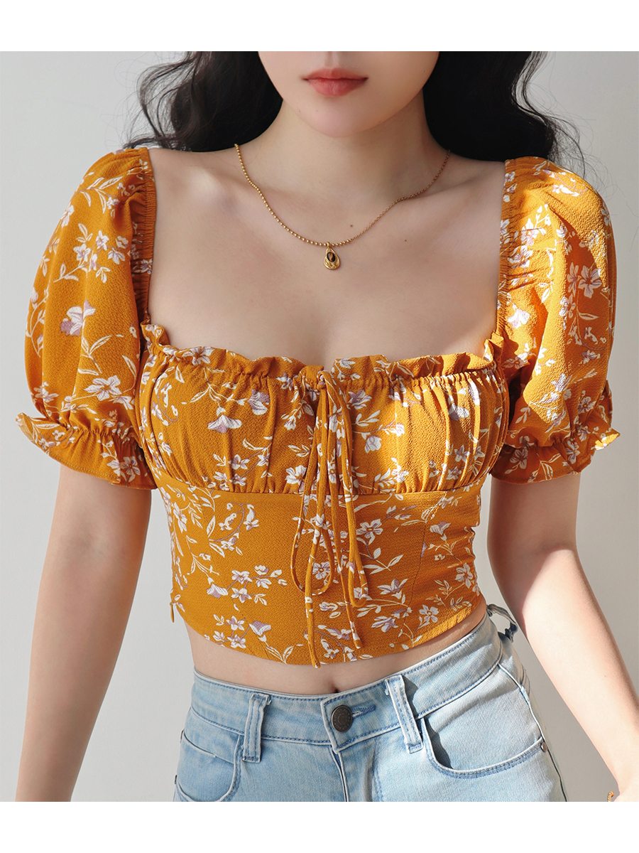 Vintage French Court Style Yellow Floral Short Cropped Top for Women - Square Neck, Short Sleeve, Perfect for Y2K and Summer Fashion