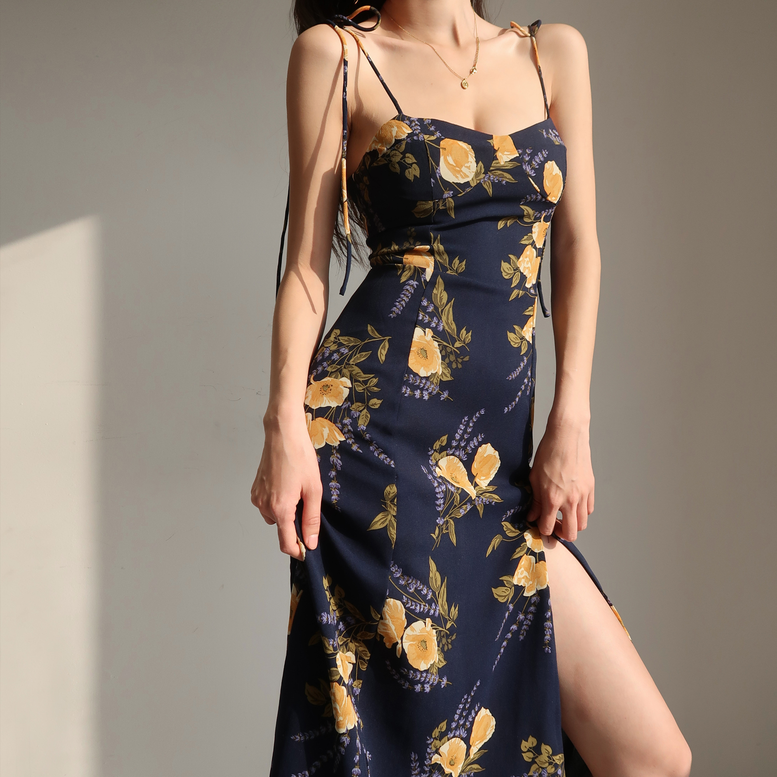 Vintage French Orange Floral Spaghetti Strap Dress with Tie Waist, Slimming Side Slit, Knee-Length Mid Skirt - Y2K Style