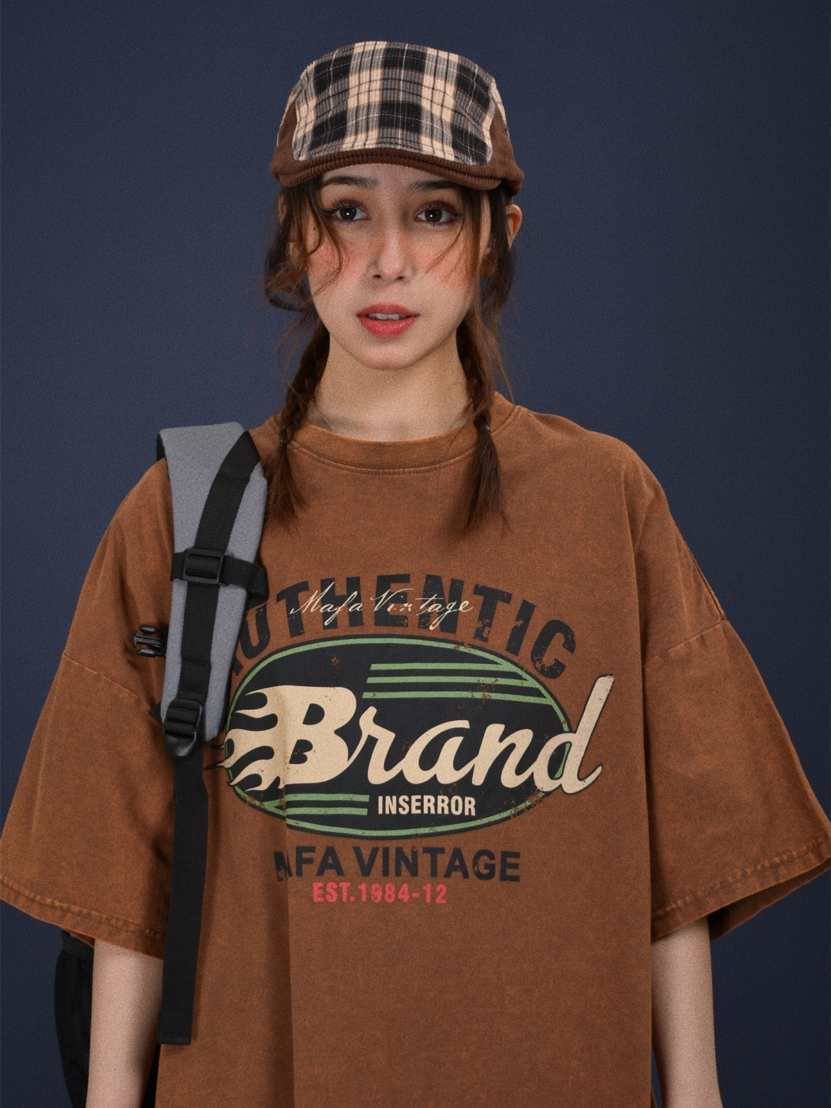 Vintage-Inspired Distressed Letter Print Short Sleeve T-Shirt for Women - Loose-Fit Summer Casual Top