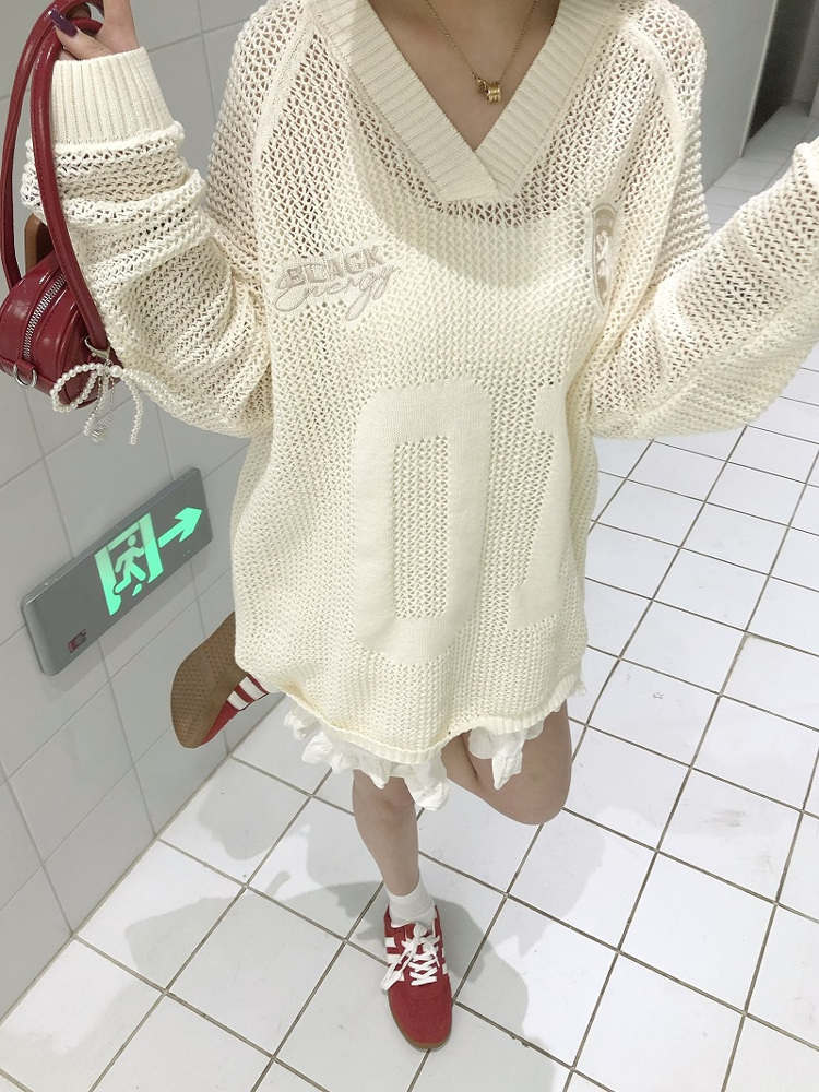 Vintage-Inspired Loose Fit V-Neck Sweater with Digital Print, Long Sleeve Knitted Top, Ballet Style Hollow Design