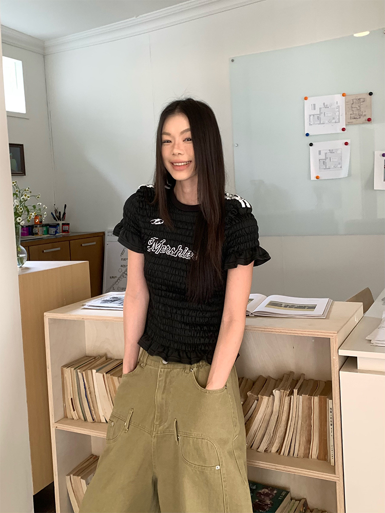 Vintage Textured Ruffled Slim Fit Short T-Shirt for Women - Summer Round Neck Jersey Short Sleeve Top in American Style