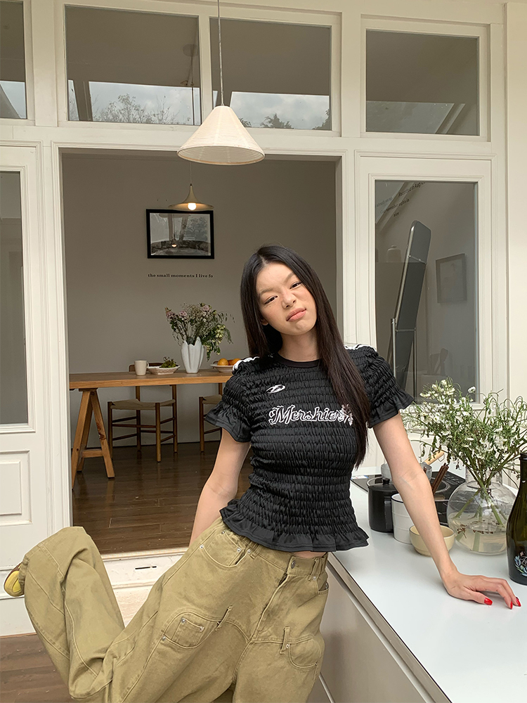 Vintage Textured Ruffled Slim Fit Short T-Shirt for Women - Summer Round Neck Jersey Short Sleeve Top in American Style