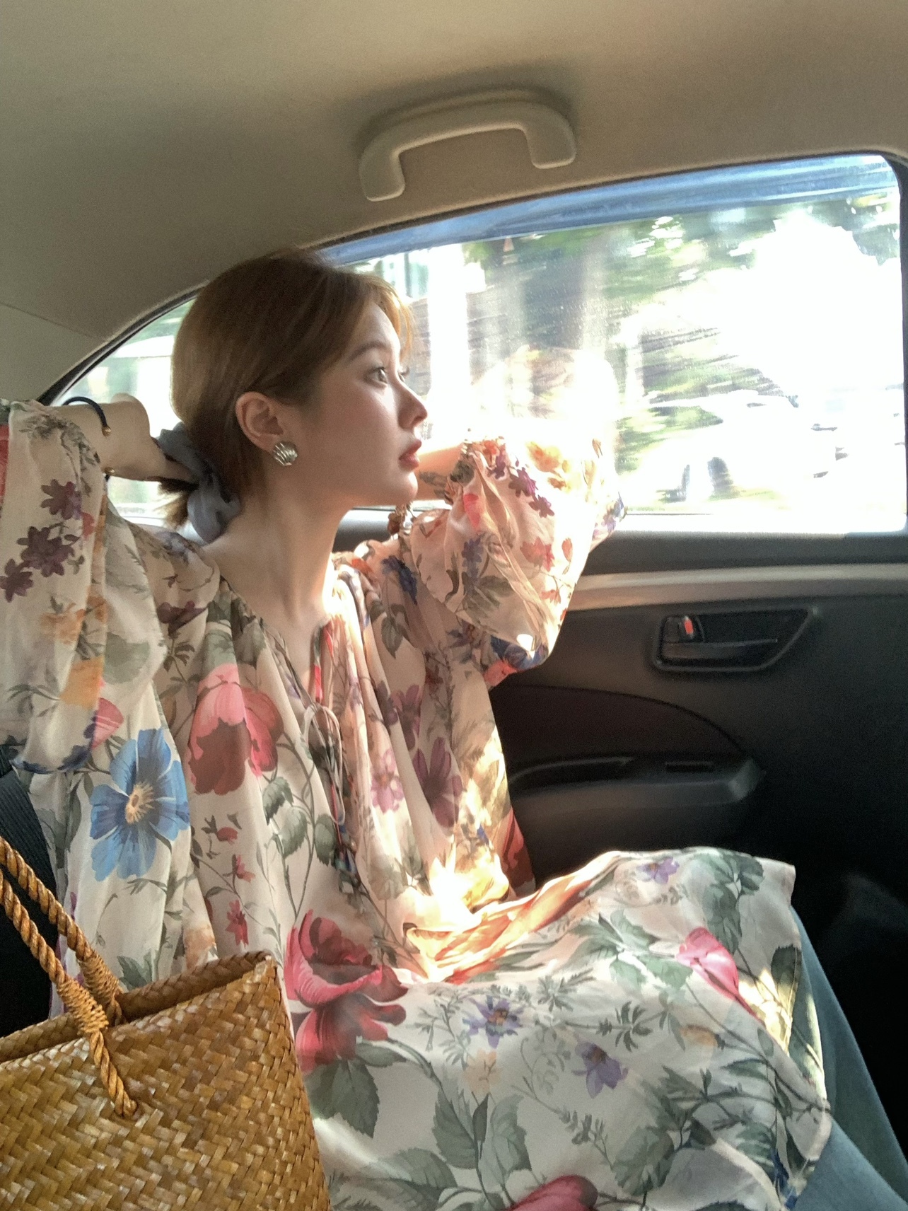 Vintage Watercolor Floral V-Neck Long Dress with Lantern Sleeves - Retro Dream Mountain Style for Women