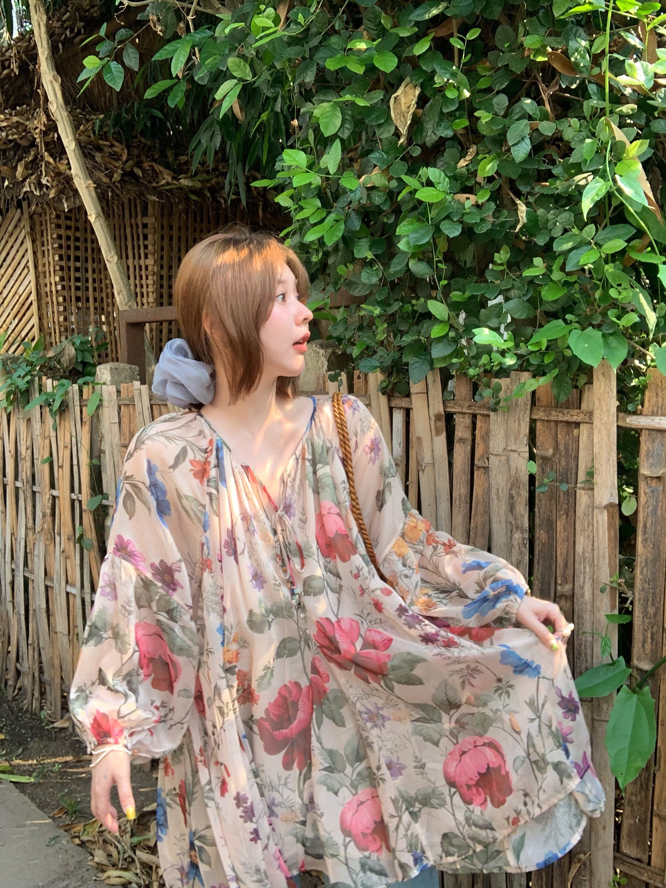 Vintage Watercolor Floral V-Neck Long Dress with Lantern Sleeves - Retro Dream Mountain Style for Women