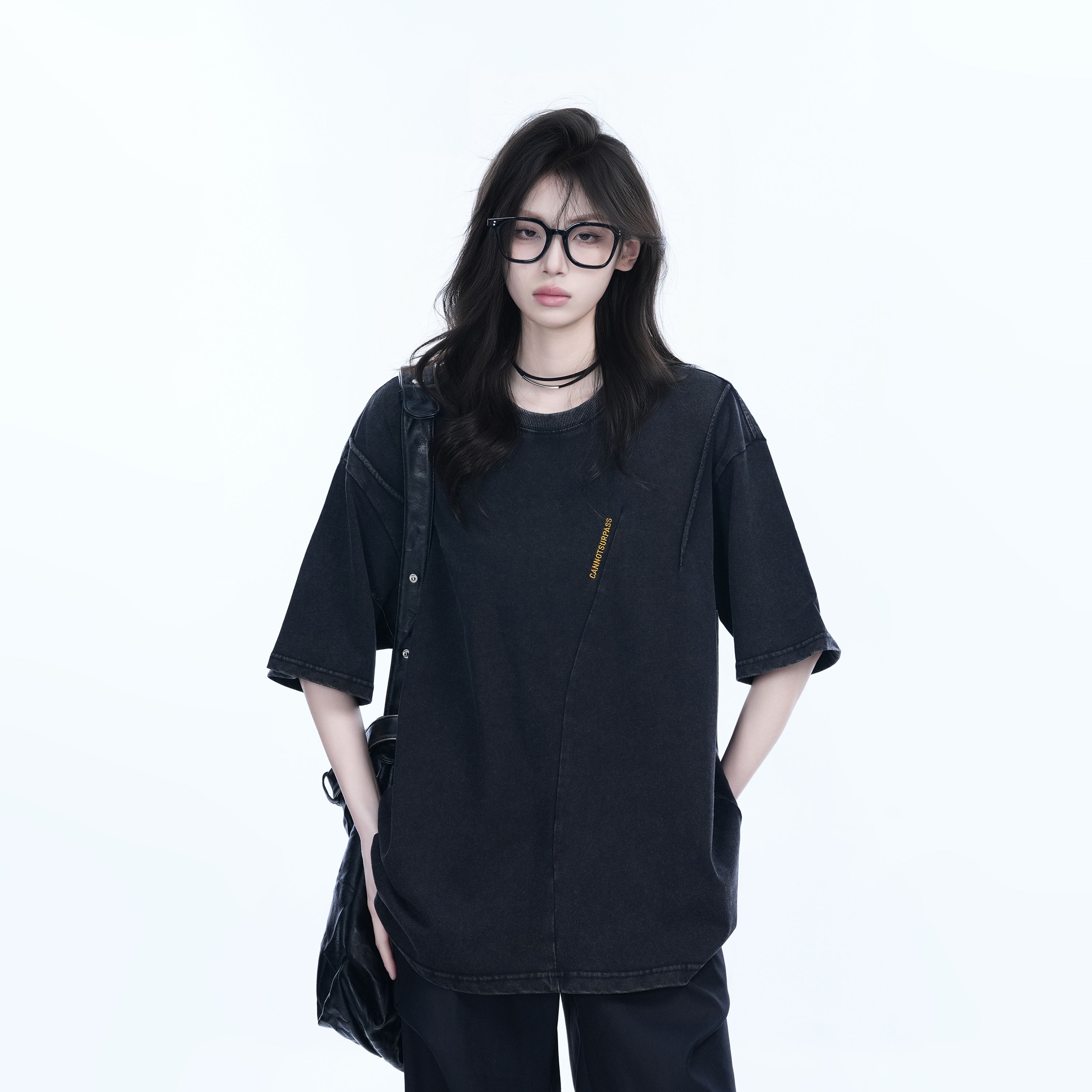 Washed Black Loose-Fit Short Sleeve T-Shirt for Women with Embroidered Half Sleeves – American Street Style, Casual 90s Aesthetic