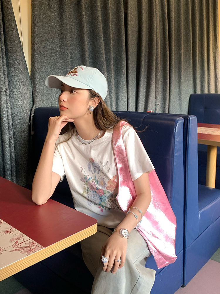 White Short Sleeve Floral Oil Painting T-Shirt for Women, Summer Pure Cotton, Loose Fit, Round Neck, Vintage Style Top