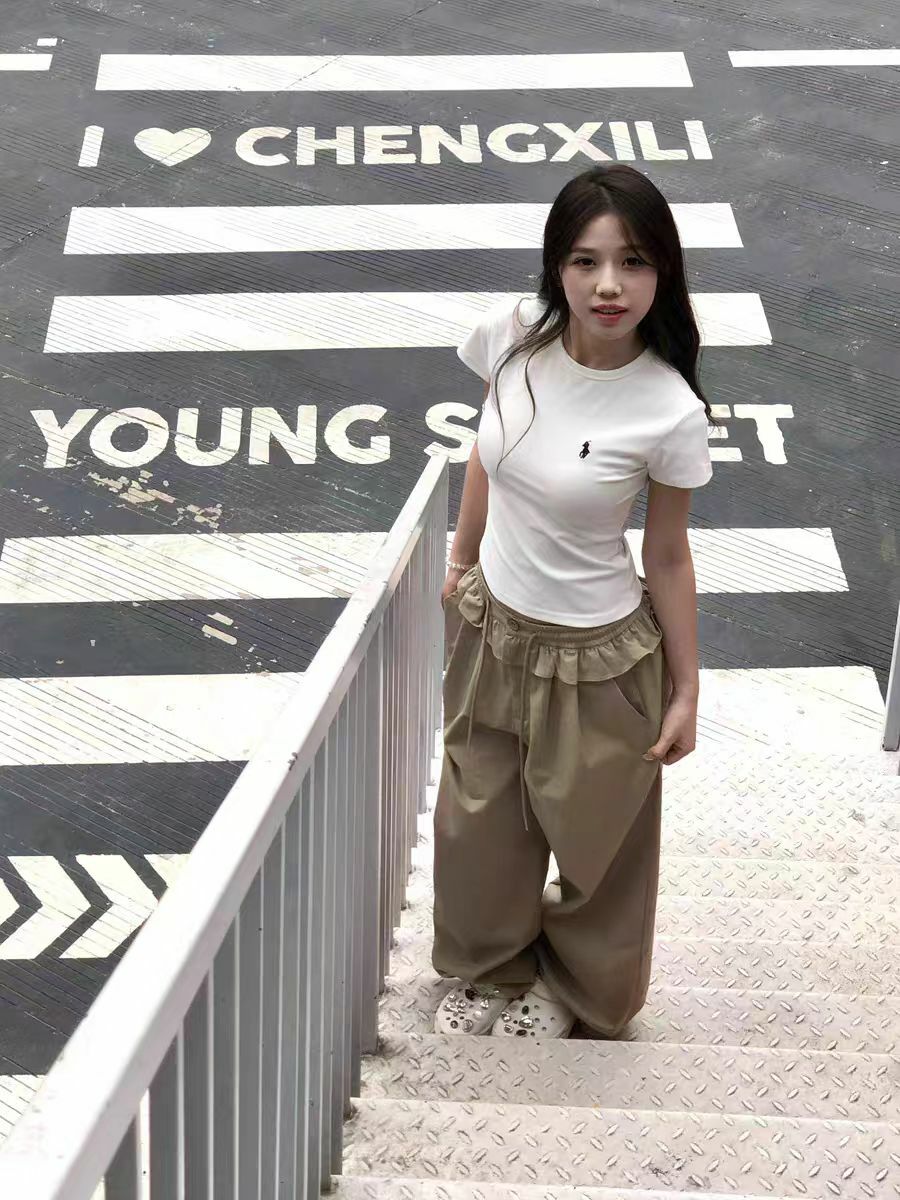 White Slim-Fit Short Sleeve T-Shirt for Women - Flattering Waist-Cinching Top in 2025 Summer Style, Perfect for Y2K and Casual Looks