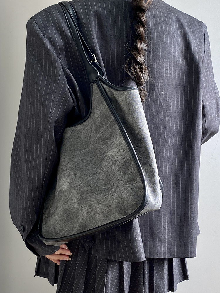 Women's Color-Blocking Commuter Tote Bag - Versatile Large Capacity Handbag for Everyday Use - Trendy 2025 Design