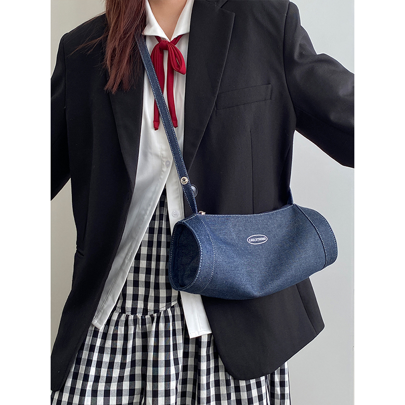 Women's Denim Crossbody Bag - Stylish Underarm Handbag, Niche Design for Sports & Casual Wear, Trendy 2025 Style