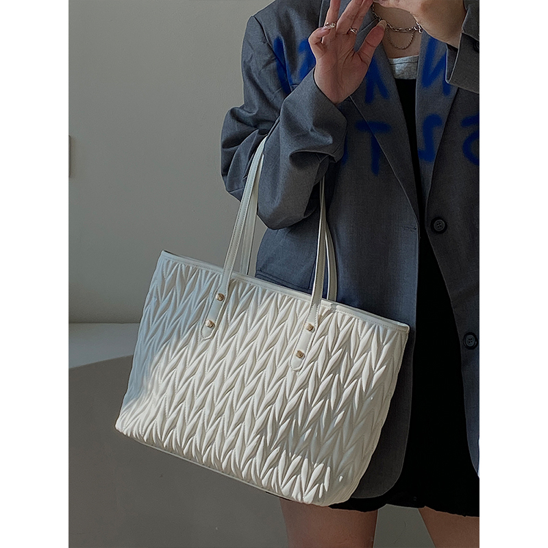 Women's High-End Large Capacity Commuter Tote Bag - 2025 Niche Design for Spring/Summer Fashion
