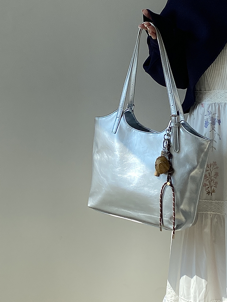 Women's Korean Style Silver Tote Bag - Trendy Large Capacity Commuter Shoulder Handbag for 2025