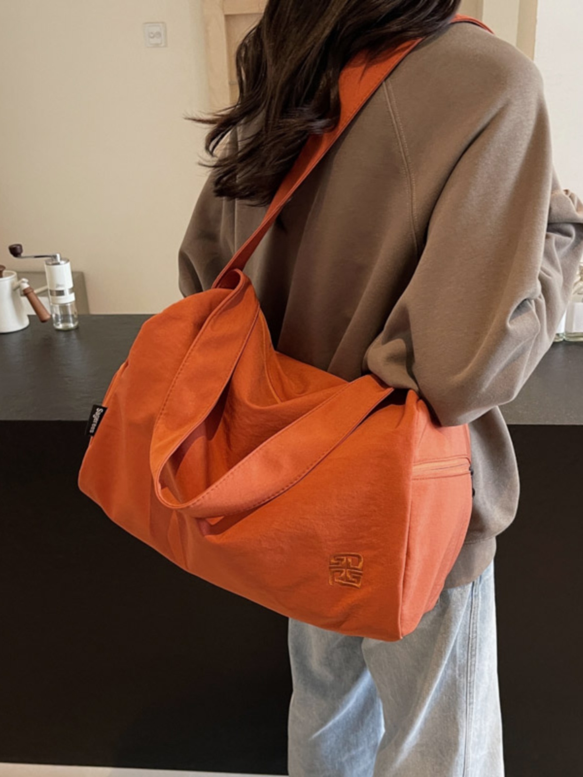 Women's Lightweight Crossbody Sports Bag - Large Capacity Fitness Shoulder Bag for Short Trips & Versatile Travel Use