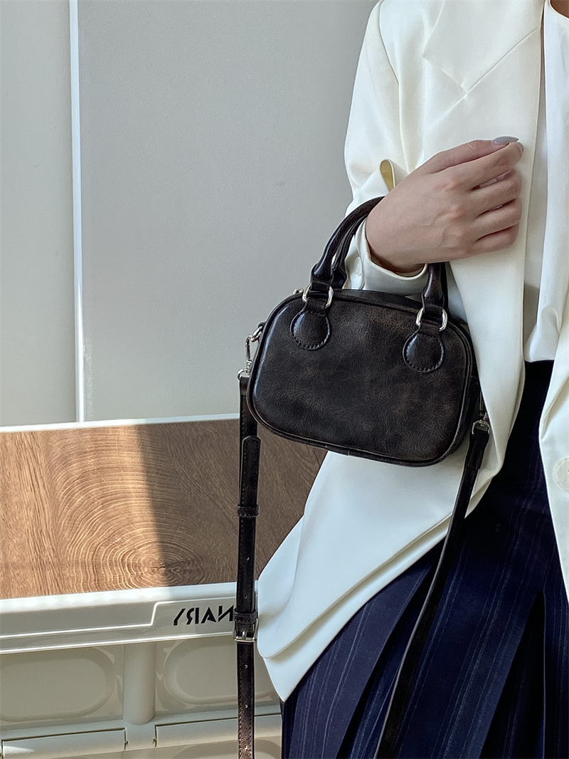 Women's Retro Casual Tote Bag - Spring/Summer 2025 Small Square Crossbody Shoulder Bag - Niche Design for 90s & Y2K Style