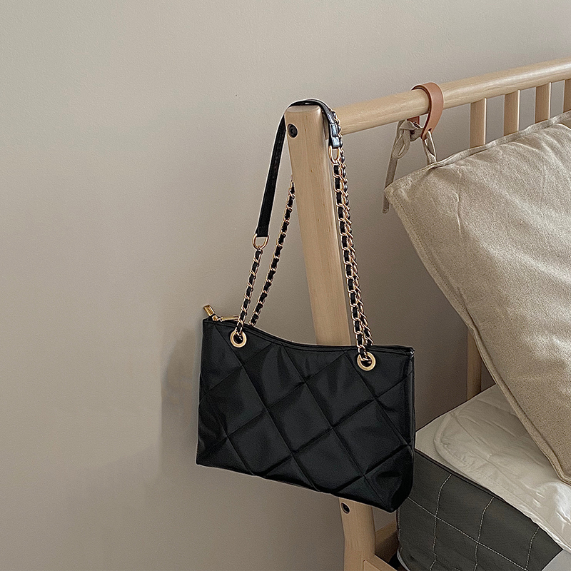 Women's Retro Chain Bag 2025 - Versatile Shoulder Crossbody Commuter Bag for Spring/Summer - Large Size, Trendy Niche Style