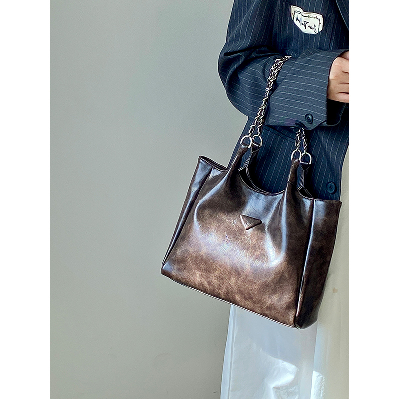 Women's Retro Chain Tote Bag - Large Capacity Shoulder Handbag for Spring & Summer Commuting, 2025 Fashion Trend