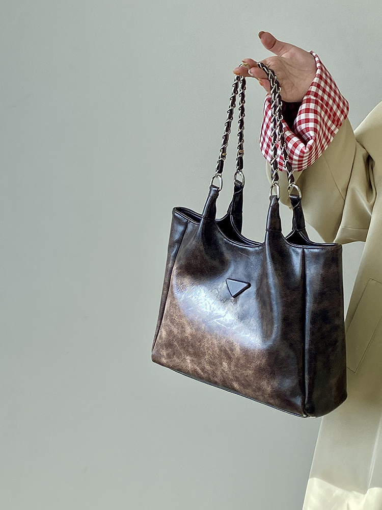 Women's Retro Chain Tote Bag - Large Capacity Shoulder Handbag for Spring & Summer Commuting, 2025 Fashion Trend