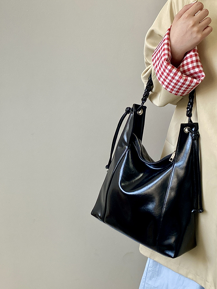 Women's Retro High-End Soft Leather Shoulder Tote Bag - Large Capacity Commuting Bag for 2025 Fashion