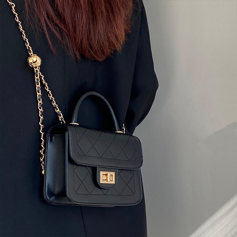 Women's Spring Summer Small Square Handbag - Chain Crossbody Bag for Deer Child Niche Design, Trendy and Stylish Accessory