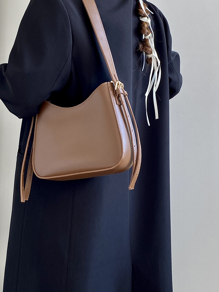 Women's Spring/Summer Underarm Bag - Versatile Crossbody Shoulder Bag in Niche Design for College Style