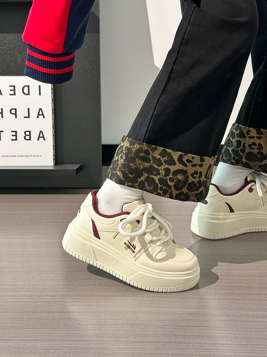 Women's Thick-Soled White Shoes, Breathable Retro Korean Style Big Toe Design, Height-Increasing Versatile Bread Shoes