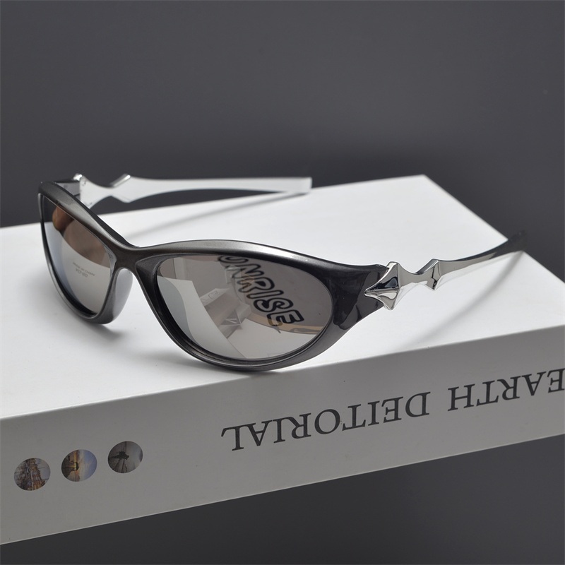 Y2K Futuristic Star-Decorated Sunglasses for Men and Women, Trendy Retro Punk Hip-Hop Cycling Eyewear