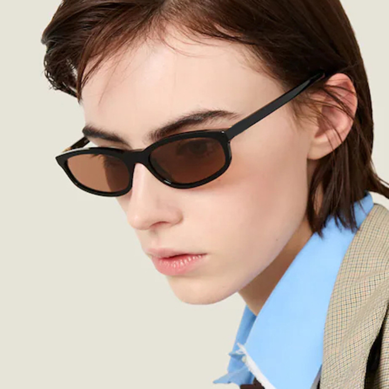 Y2K Futuristic Ultra-Narrow Frame Small Face Sunglasses for Men & Women - Hip-Hop Street Style Small Square Cat-Eye Design