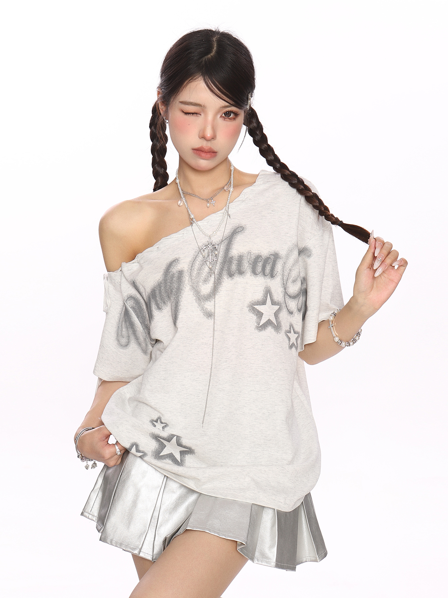 Y2K Star Graffiti Off-Shoulder Short Sleeve T-Shirt for Women - Slim Fit Strap Shoulder Summer Top for Cool Style