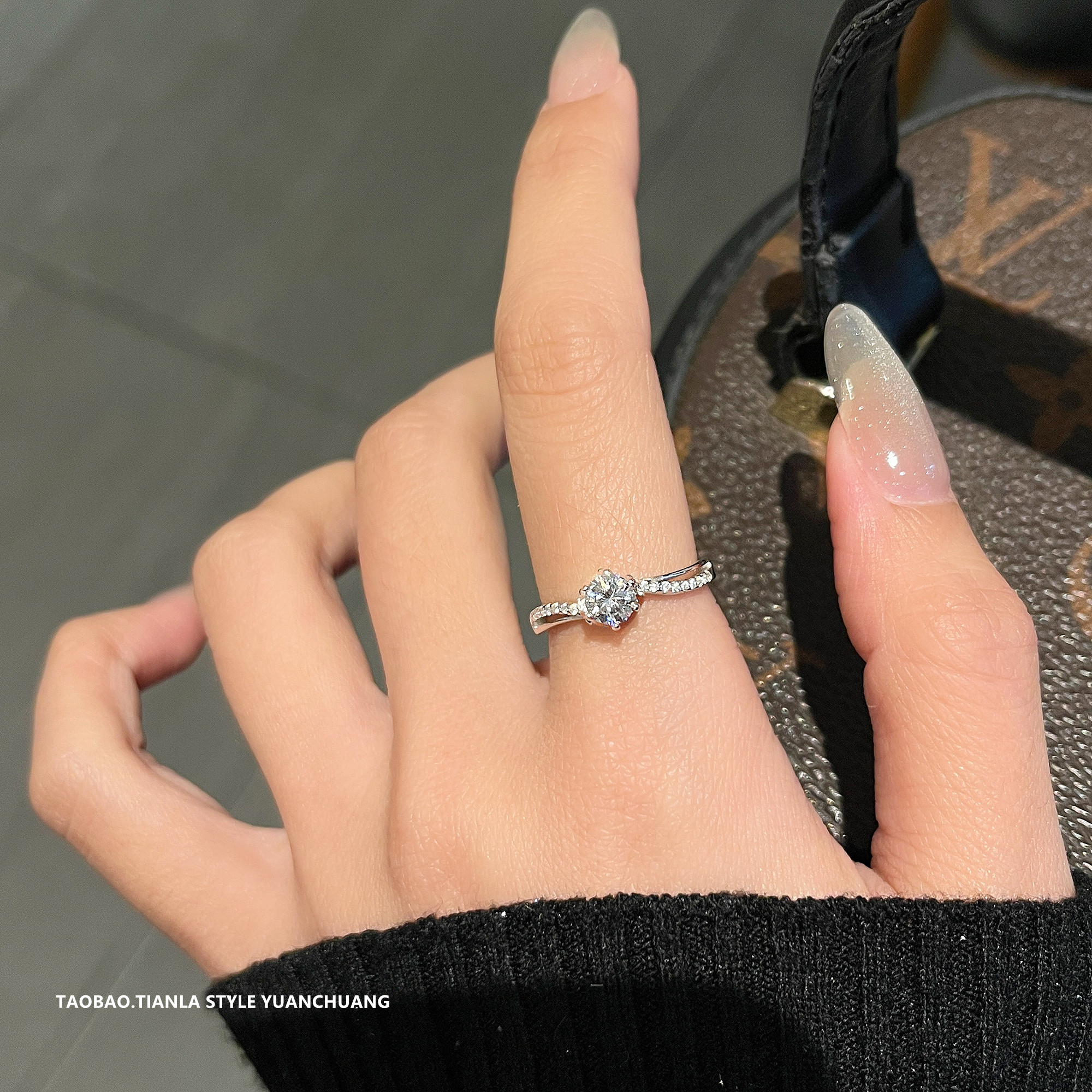 1-Carat Genuine S925 Silver Diamond Engagement Ring for Women, Simple Exquisite Light Luxury Design