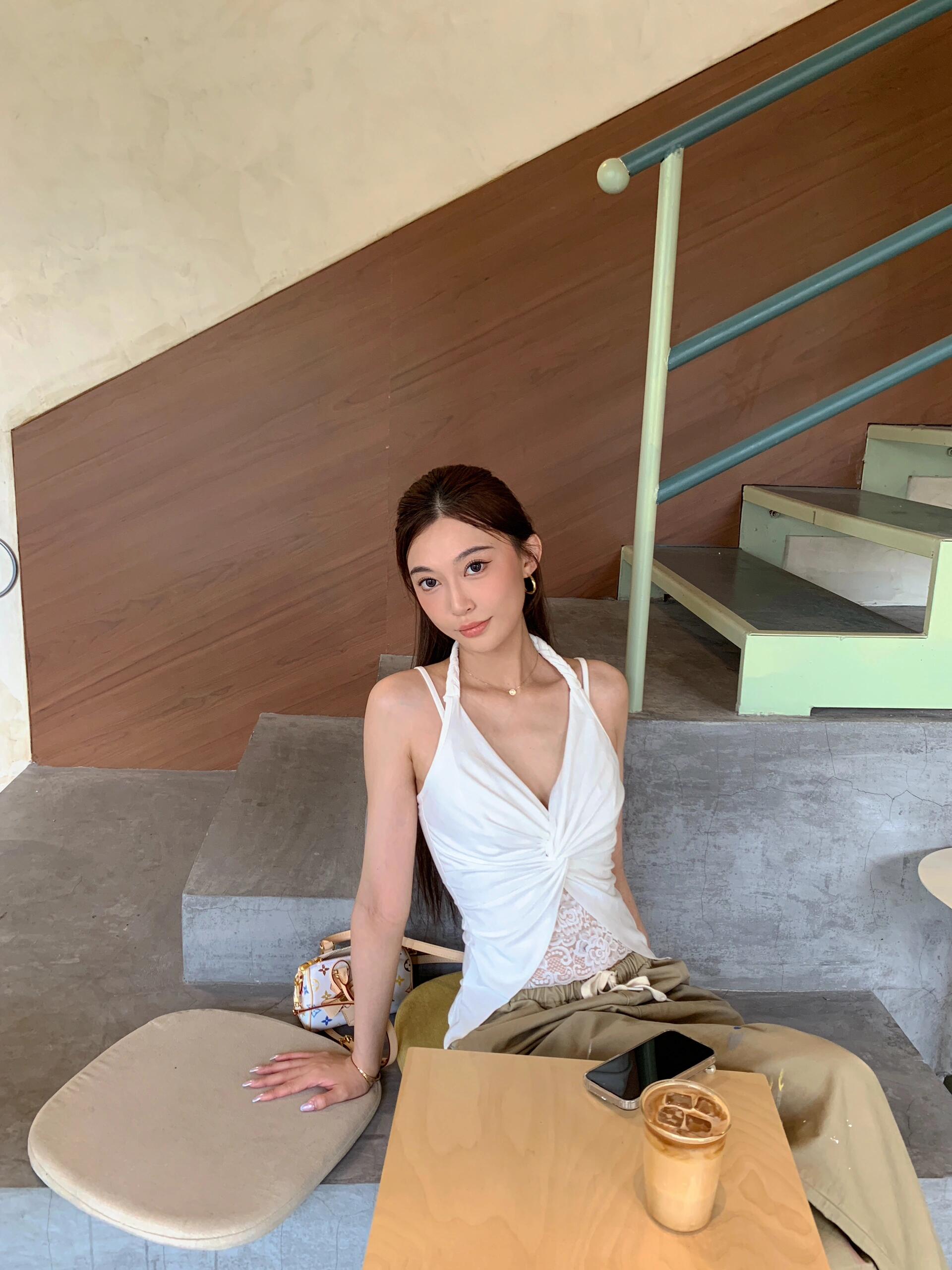 2025 Summer Women's American Style V-Neck Lace Spliced Slim Fit Halter Camisole Top - Sexy Y2K Fashion