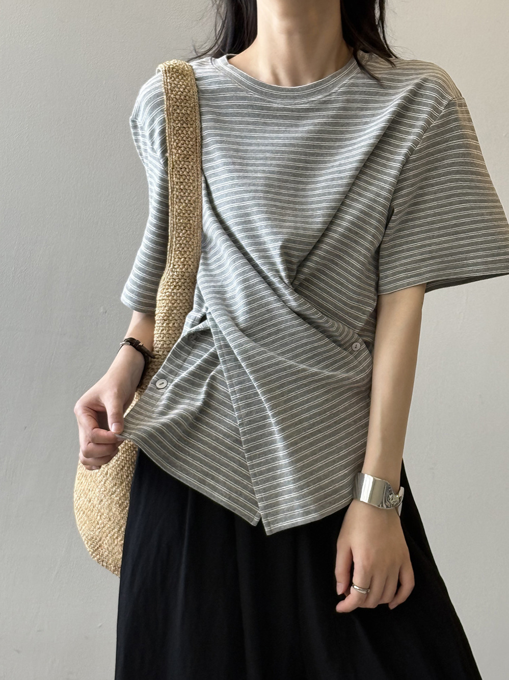2025 Summer Women's Slim-Fit Striped Short Sleeve T-Shirt - Unique French Style Waist-Defining Casual Top
