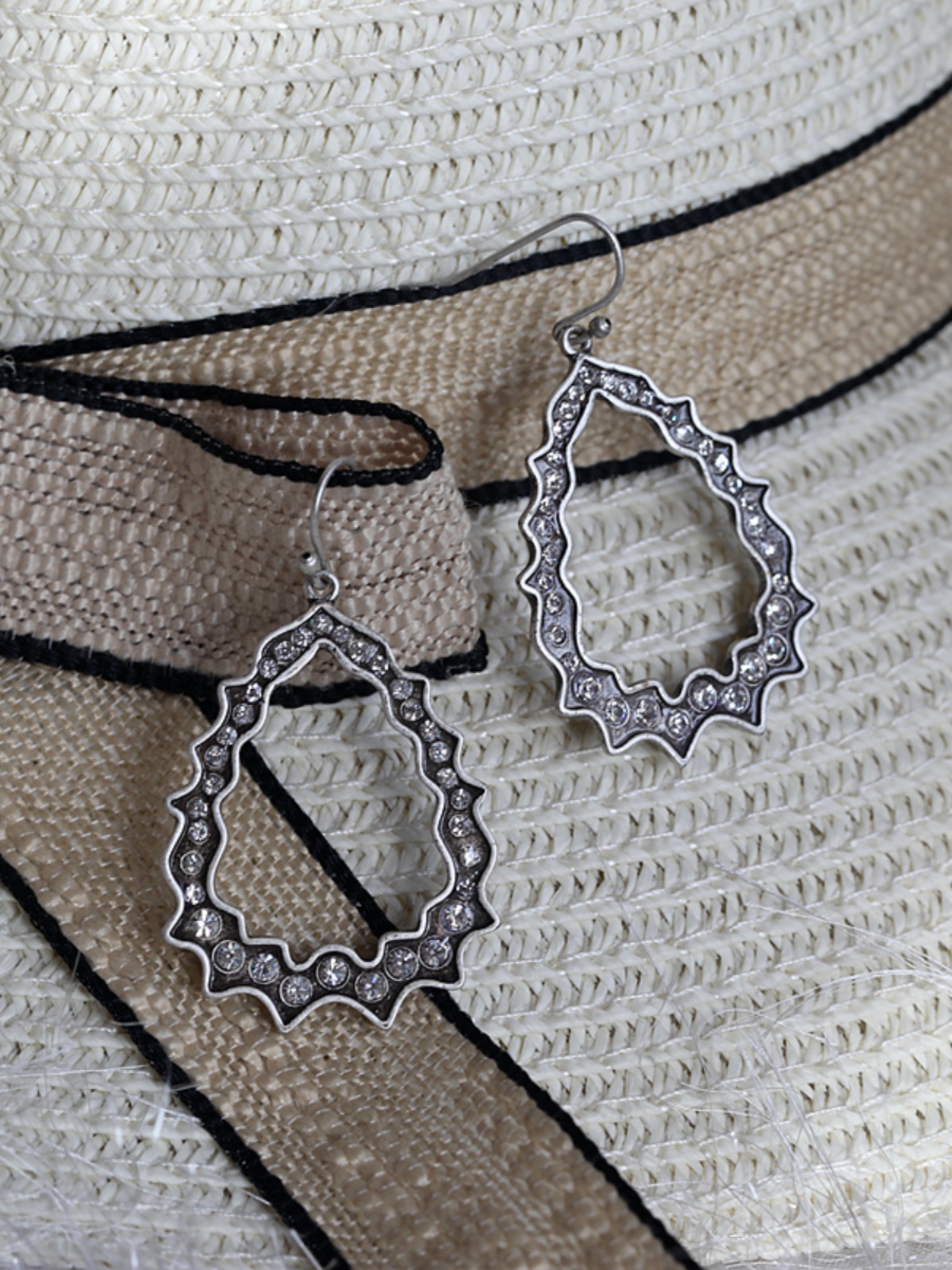 925 Silver Vintage Drop Earrings with Sparkling Gemstones, Elegant Court Style, Hypoallergenic Ear Hooks for Women