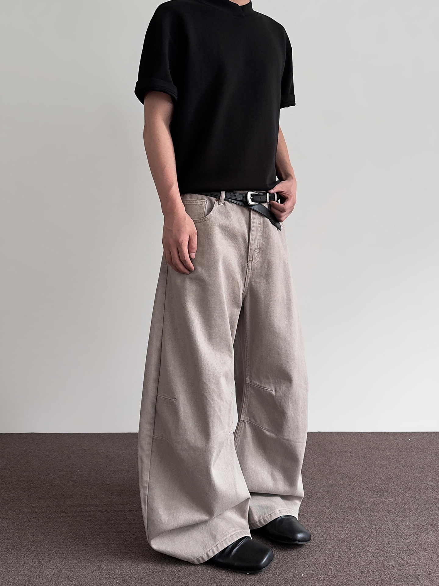 American Vintage Deconstructed Curved Knife Pants - Distressed Loose Fit Denim, Trendy Silhouette, Clean Fit, 90s Inspired Style