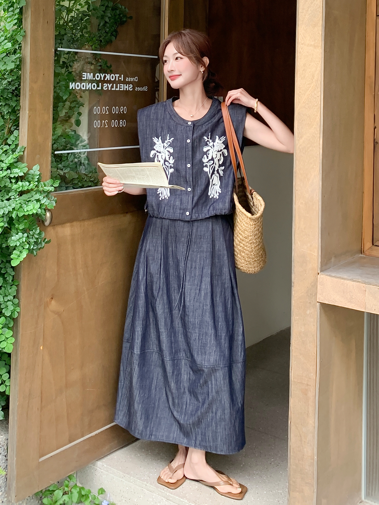 Artistic Retro Embroidered Sleeveless Vest and Skirt Two-Piece Set for Women - Summer 2025 Fashion