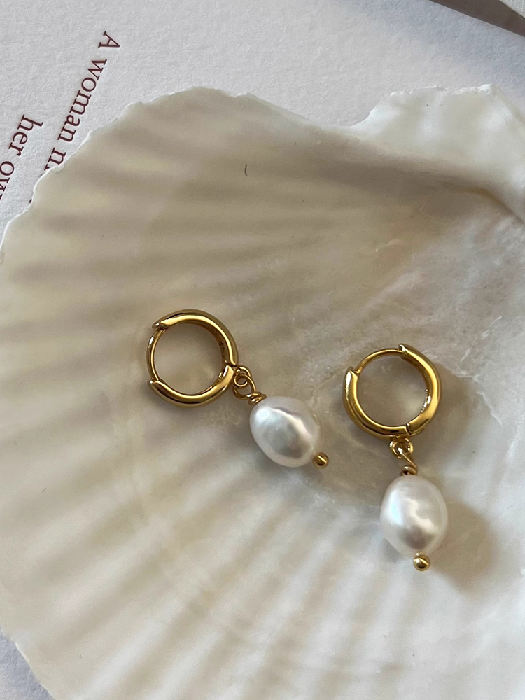 Baroque Freshwater Pearl Stud Earrings for Women, Irregular Vintage Style, Elegant Ear Accessories for Timeless Fashion