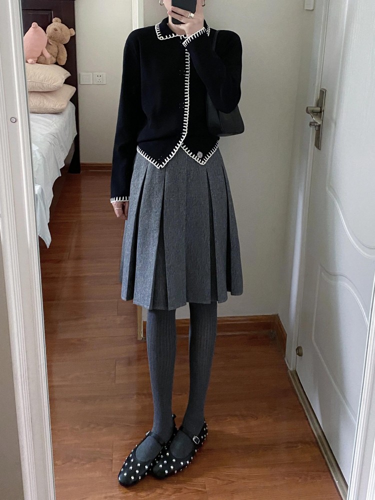 Black Knitted Cardigan for Women with Doll Collar, Loose Fit Outerwear, Cozy Autumn Layering Piece