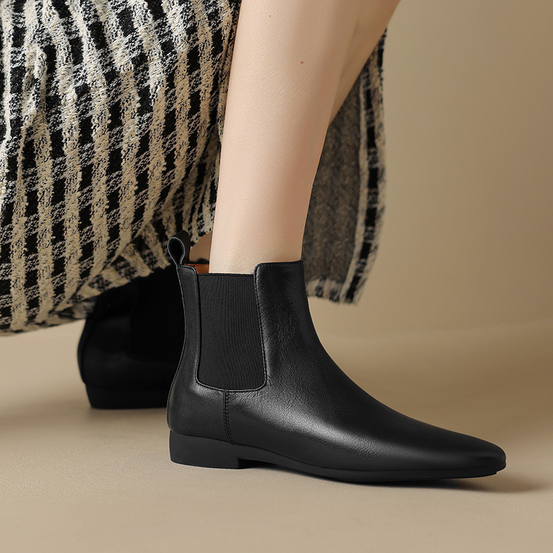Black Low-Heeled Pointed Toe Chelsea Boots for Women, Genuine Leather Martin Boots, 2025 Trendy Large Size 41-43