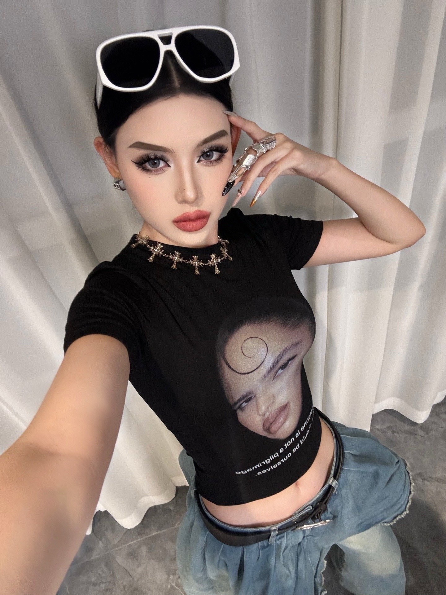 Black Short-Sleeve Printed T-Shirt for Women - American Style Spicy Girl Shoulder Portrait Slim-Fit Cropped Top for Summer 2025