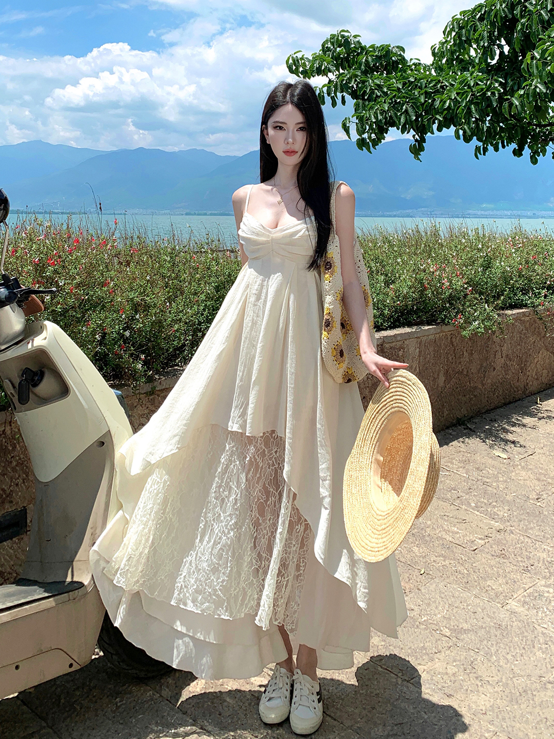 Bright Island Style Backless Dress with Irregular Lace Splicing and Spaghetti Straps, Perfect for Seaside Vacation